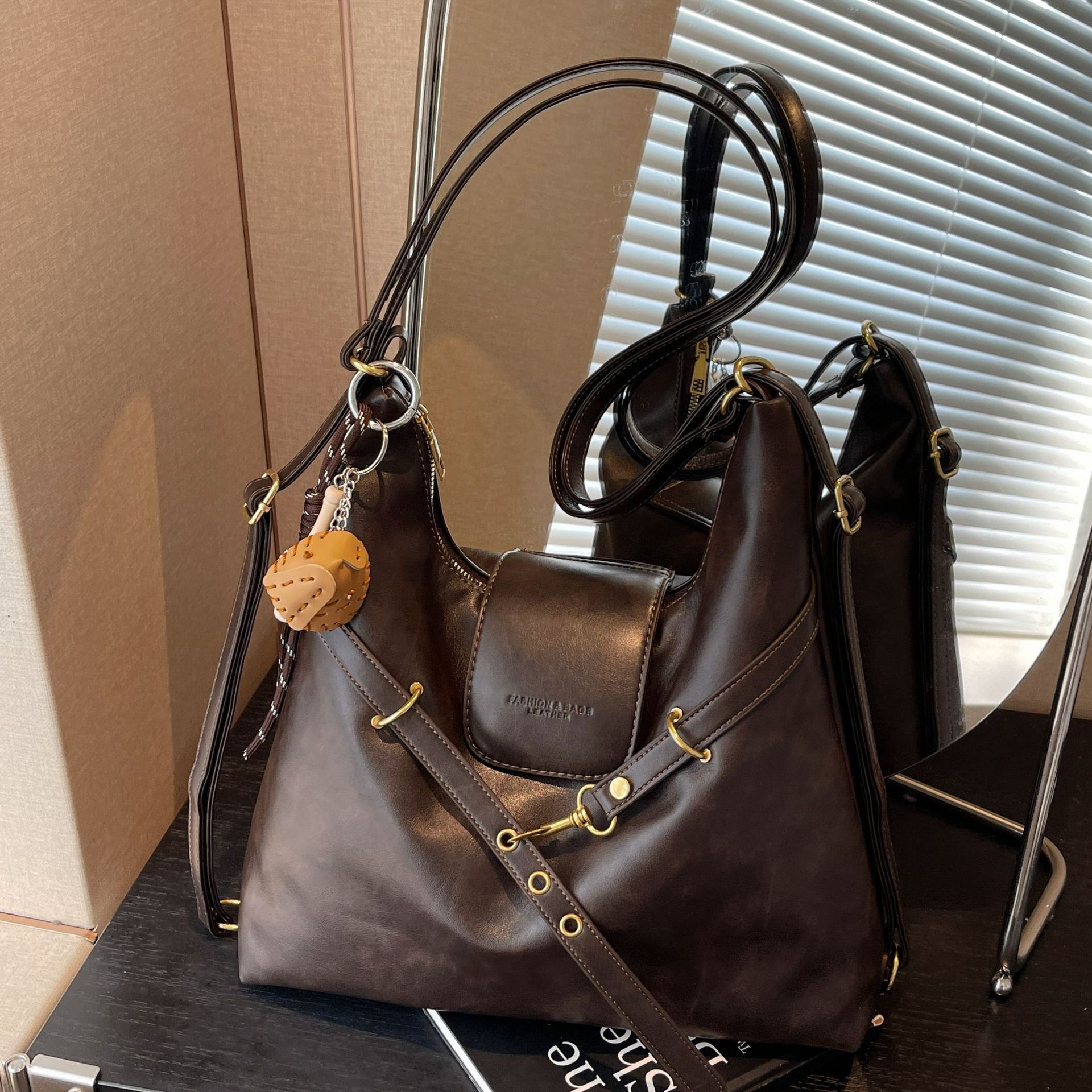 Mochila de mujer de gran capacidad retro de alta gama 2024 nueva mochila de todo fósforo bolso de hombro multiusos bolso Tote