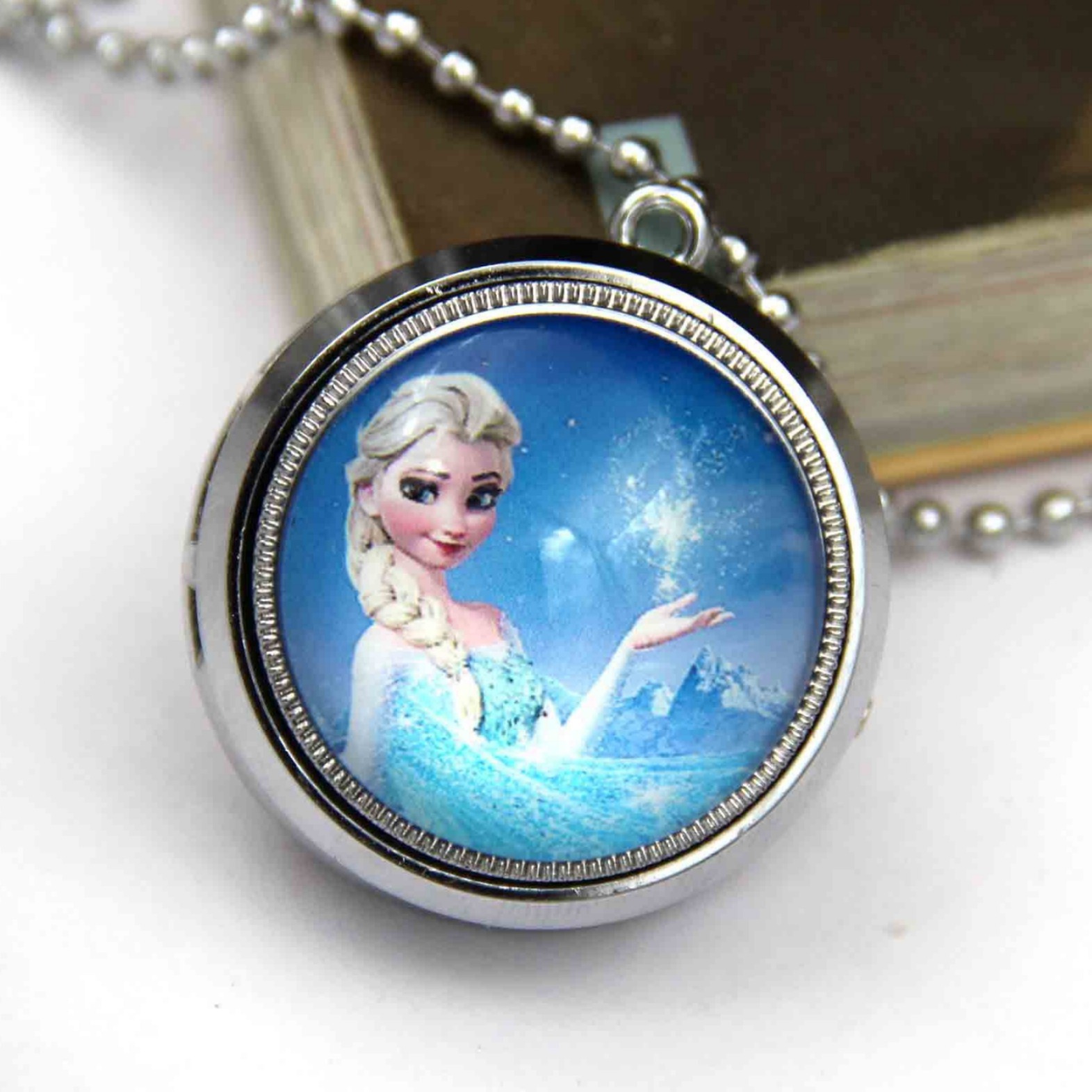 Animation Peripheral Animation Series Pocket Watch Snow White Gyro Necklace Watch Rotating Watch Hanging Watch Necklace Watch Pocket Watch