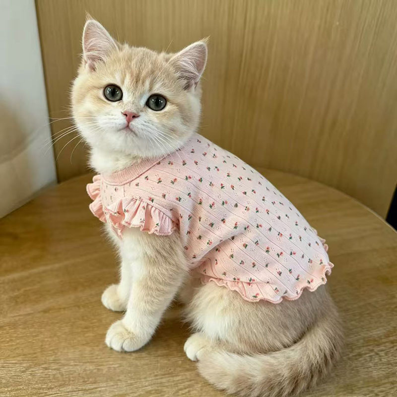 Floral pet vest with flutter sleeves, suitable for Teddy and Schnauzer dogs, spring and autumn home wear, princess style, anti-shedding, cat clothing