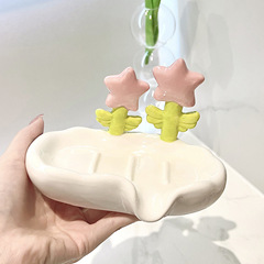 トイレの創意はシンプルで石鹸箱に水が溜まっていません。石鹸箱には物棚の石鹸皿を収納しています。穴を開けないでください。