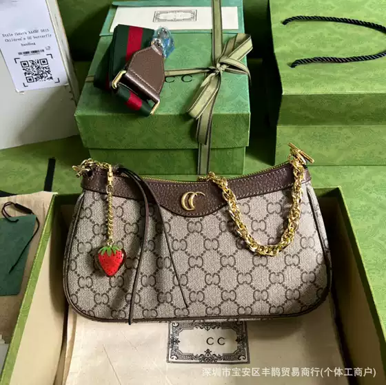 Foreign Trade Kuqi New Strawberry Chain Underarm Bag Shoulder Crossbody Baguette Bag Mahjong Bag Ophidia Series Women
