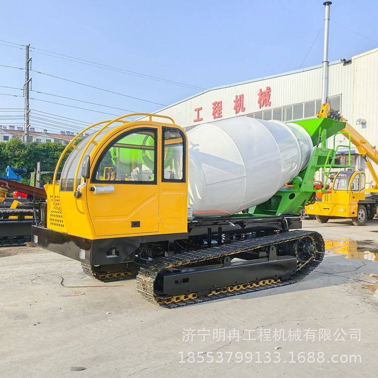 4方履带式搅拌罐车 钢制履带混凝土搅拌运输车爬山虎水泥运输罐车