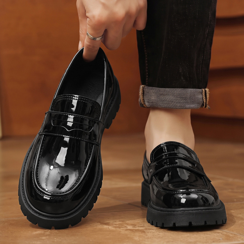 Cross-border large-size thick-soled height-increasing men's large-toe leather shoes, patent leather shiny casual chunky heel loafers, hairstylist trendy shoes Cross-border large-size thick-soled height-increasing men's large-toe leather shoes, patent leather shiny casual chunky heel loafers, hairstylist trendy shoes
