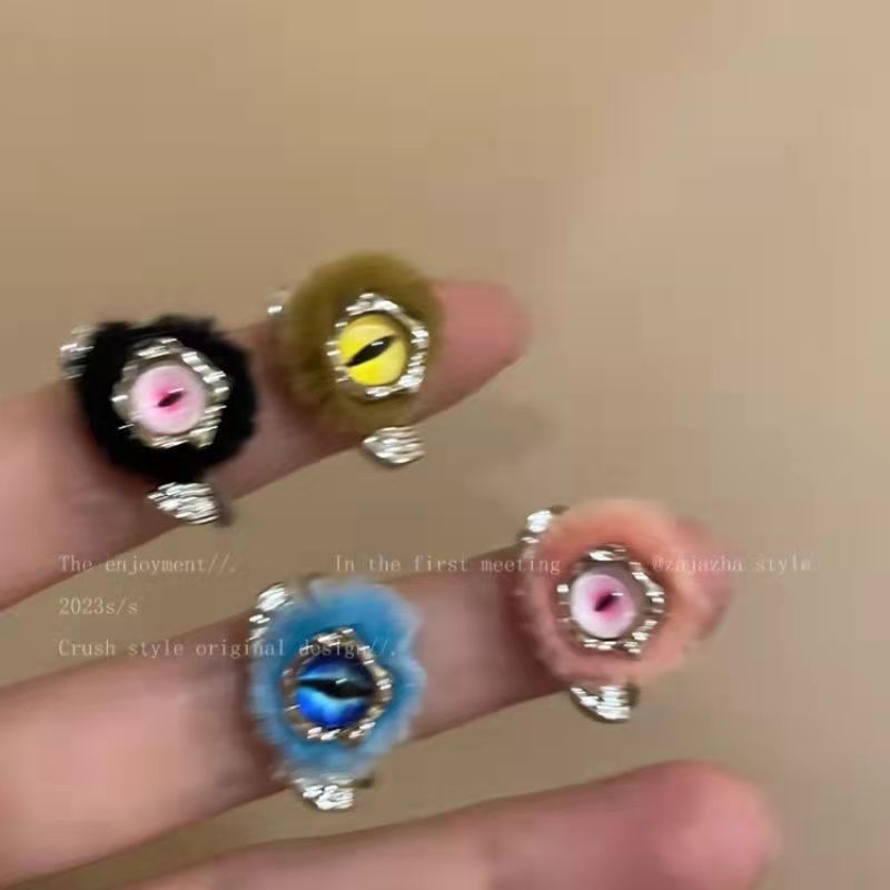 Plüschiges, skurriles kleines Monster für Frauen, neuer offener Nischenring für Paare und beste Freundinnen im Herbst/Winter, grenzüberschreitend_voghion.com
