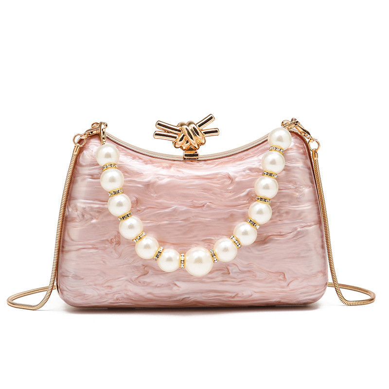 Mala de ombro com pérolas estilo chanel para mulher com corrente_voghion.com