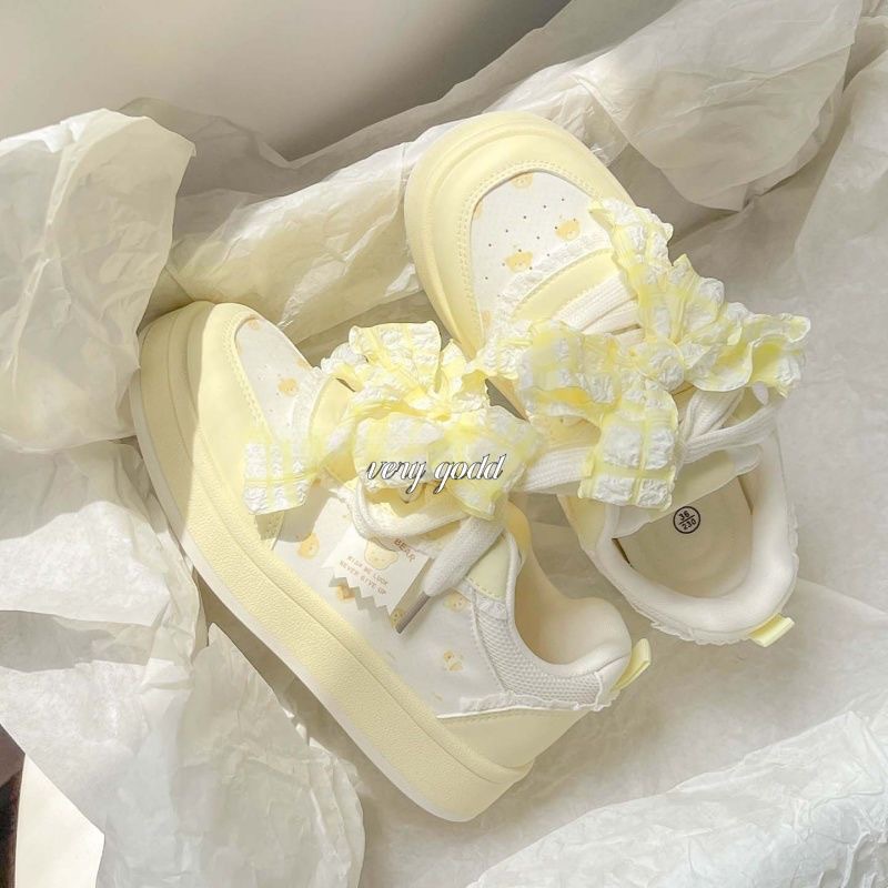 Niche High-Looking Thick-Soled White Shoes for Women 2025 Spring and Autum New Style Matchinging Skirts Casual Sports Sneakers