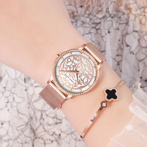 Chinese style paper-cut window grille antique style watch Ladies diamond-encrusted Japanese movement waterproof engraved flower watch
