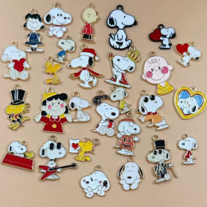 Fashion Personality Trend Fresh Sweet Cute Cartoon Snoopy Puppy Series Simple Earrings Bracelet Accessories Fashion Personality Trend Fresh Sweet Cute Cartoon Snoopy Puppy Series Simple Earrings Bracelet Accessories