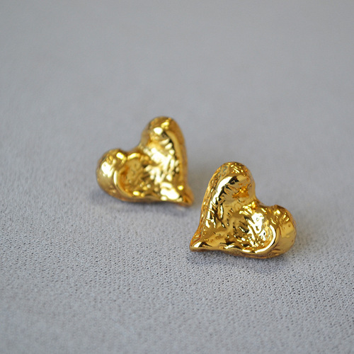 French-style niche retro pleated texture sandstone surface irregular heart-shaped brass-plated gold 925 silver pin earrings earring decoration