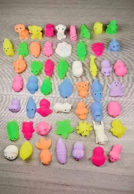 중간 Dumanzi 핀치 르 랜덤