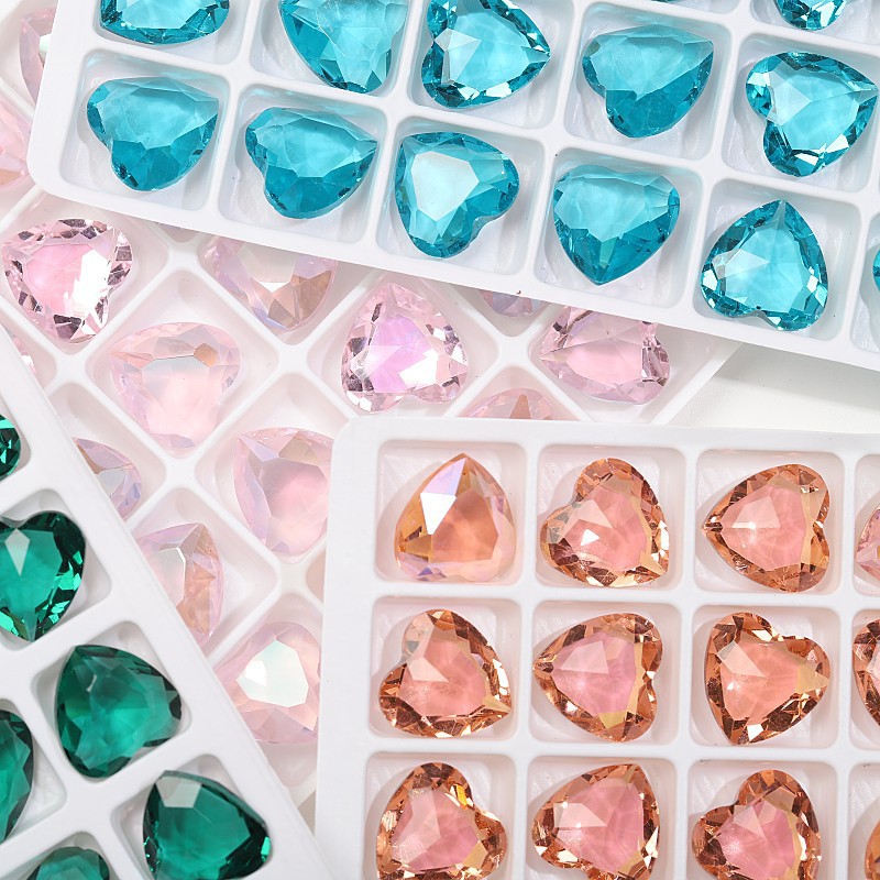 3g Weight Nail Decoration Accessories Nail Supplies Glass Material Heart Shape Pattern Heart Shape Glass Nail Decoration Accessories 3