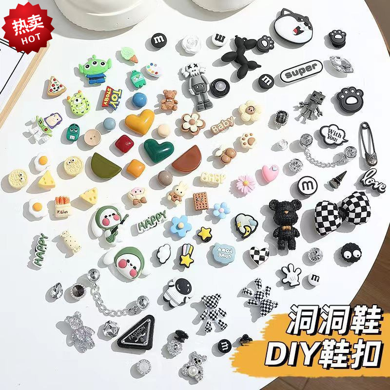 Cross-border Explosion Cave Shoes Accessories 2025 Summer New Indoor Home Cave Shoes DIY Cartoon Accessories Jewelry Stickers