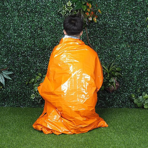 Emergency Blanket Outdoor Camping Portable Insulated Blanket Disposable Survival Emergency Blanket Cold Protection Sunshade Survival Blanket