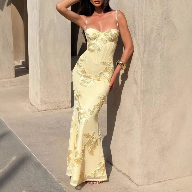 Elegant Spaghetti Strap Dress, Slim Fit French Style Backless Jacquard Long Dress with Floral Embellishments, High-End Evening Gown for Women Elegant Spaghetti Strap Dress, Slim Fit French Style Backless Jacquard Long Dress with Floral Embellishments, High-End Evening Gown for Women