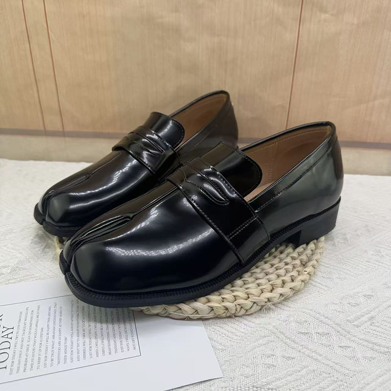 European and American Retro Fashion Pig-Toe Split-Toe Shoes, Personalized Casual Versatile Leather Slip-On Women's Loafers
