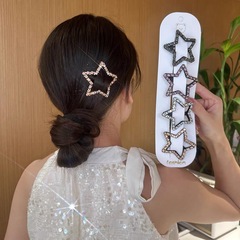 星の砕毛ヘアピン少女のサイドクリップのヘアピンが甘いです。