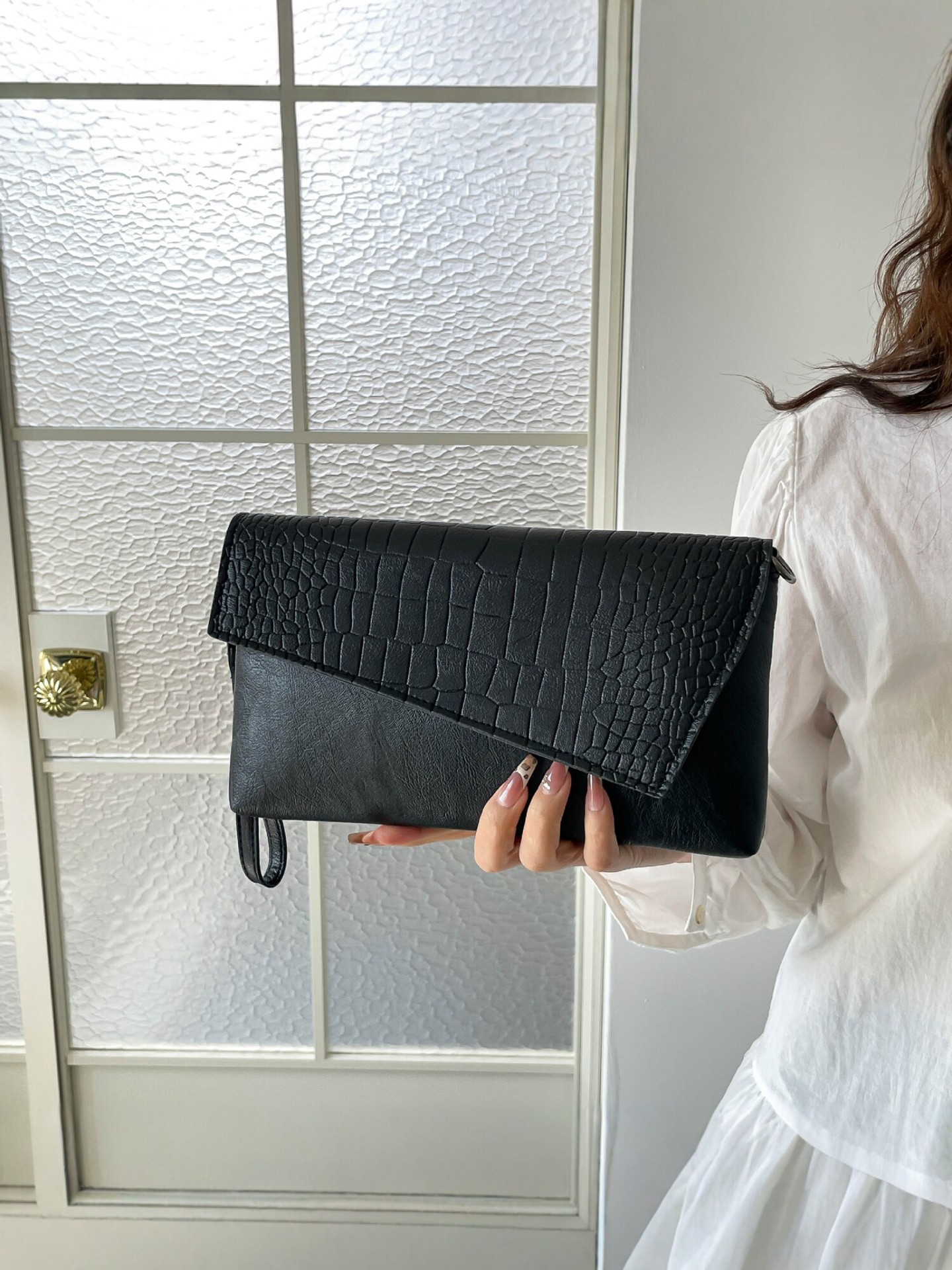 2026 nuevo cocodrilo negro bolso de mano bolso de sobres de mujer simple bolso de hombro de alto nivel