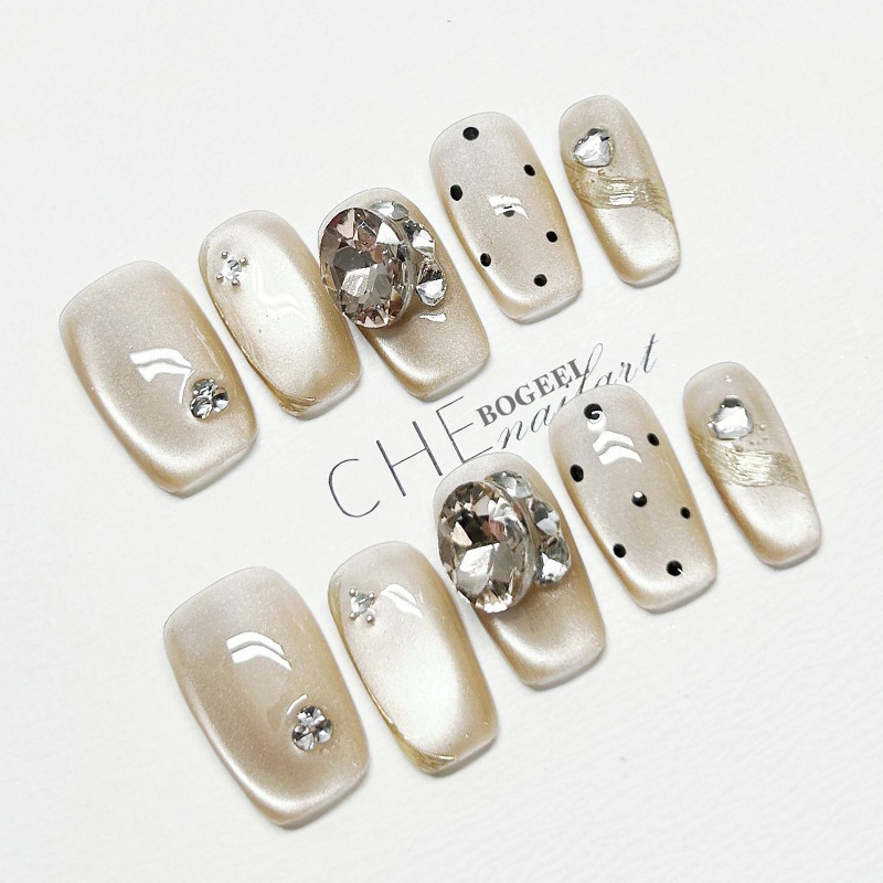 Beautiful Wearable Short Style High-End Whitening Heavy-Duty Cat-Eye Manicure Finished Product 2025 New Handmade Nail Patch