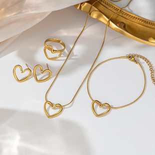 Manufacturer wholesale non-fading titanium steel hollow love necklace women's ins high-end versatile simple clavicle chain set