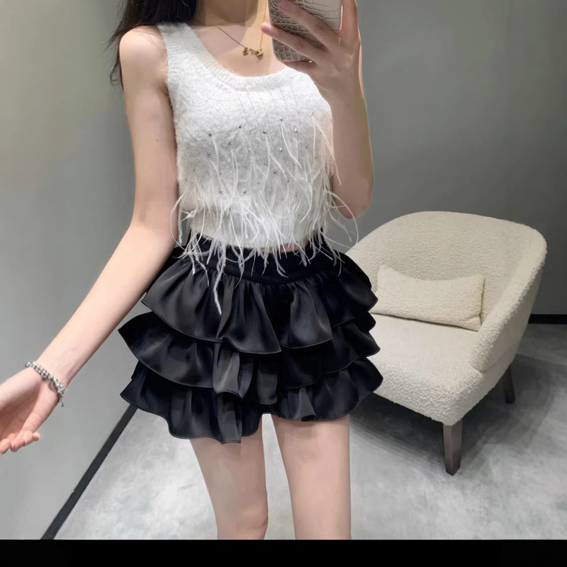 26Ss New Style Chanel-Inspired Luxury Knit Women's Clothing with Rhinestones, Solid Color Feather Vest, Slim Fit, Fashionable