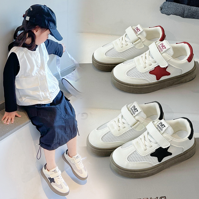 Zapatos de malla de niñas transpirables 2026 primavera y otoño nuevos zapatos de moda para niños pequeños blancos de altura baja zapatos de skate