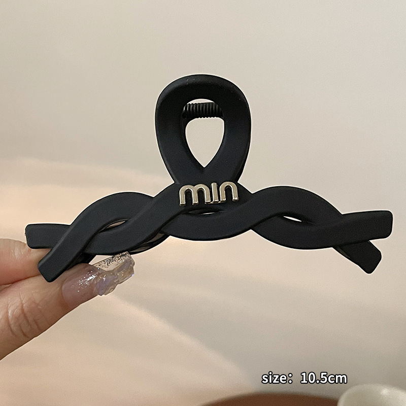 Clipper de cabello de peluche de color café de alto rendimiento de mujeres otoño invierno peludo de gran tamaño detrás del brazo de caparazón tiburón clipper de cabello adornamiento