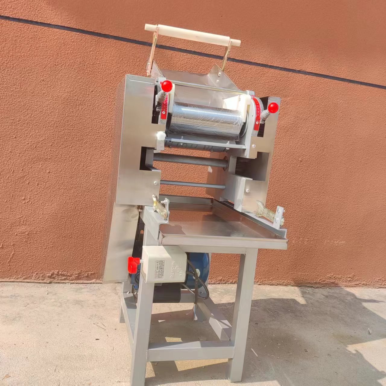 全自动多功能压面条机 小型电动压面机 商用不锈钢面条机