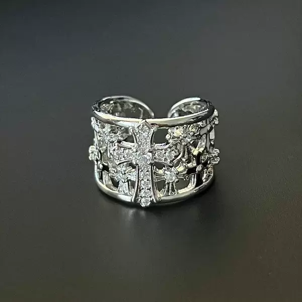 Cross Flower Cut Out Ring for Women, Cool Style, Glue Inlaid Diamond Index Finger Ring, Fashionable, Creative and High-End Open Ring