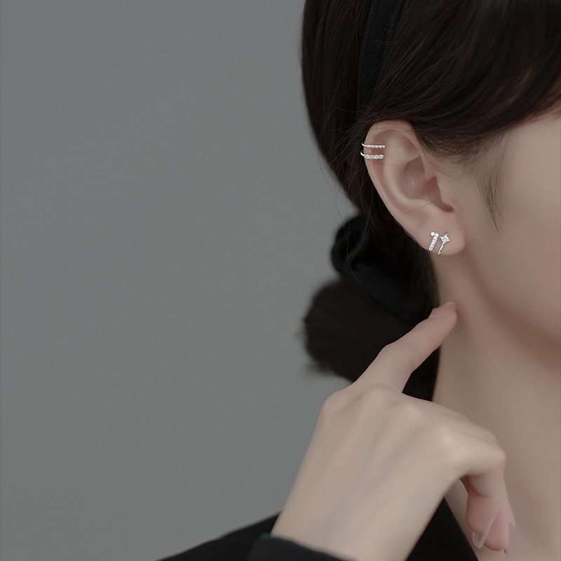 Aloch s925 clip de oreja de diamante asimétrico plateado versión coreana de joyería de oreja femenina simple y fresca M00223