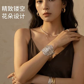 耳钉;耳环;戒指