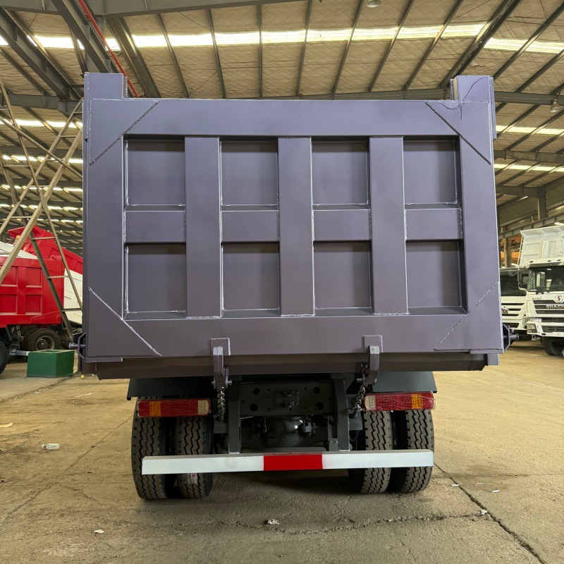 Howo Exports to Africa, Eight-Wheel Construction Site Dump Truck Using Sand and Gravel Materials, Nx 371 Howo Tractor Truck