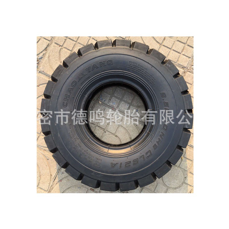 Neumático de la carretilla elevadora 650-10 neumático industrial de la carretilla elevadora 700-12 825-15 18 × 7-8 neumático
