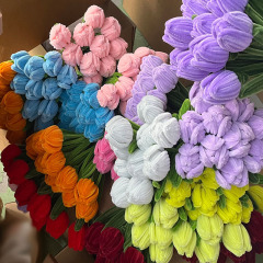 女神の日ツイストスティック完成品チューリップの花束は手作りの花束卸売り七夕バレンタインデープレゼントです。