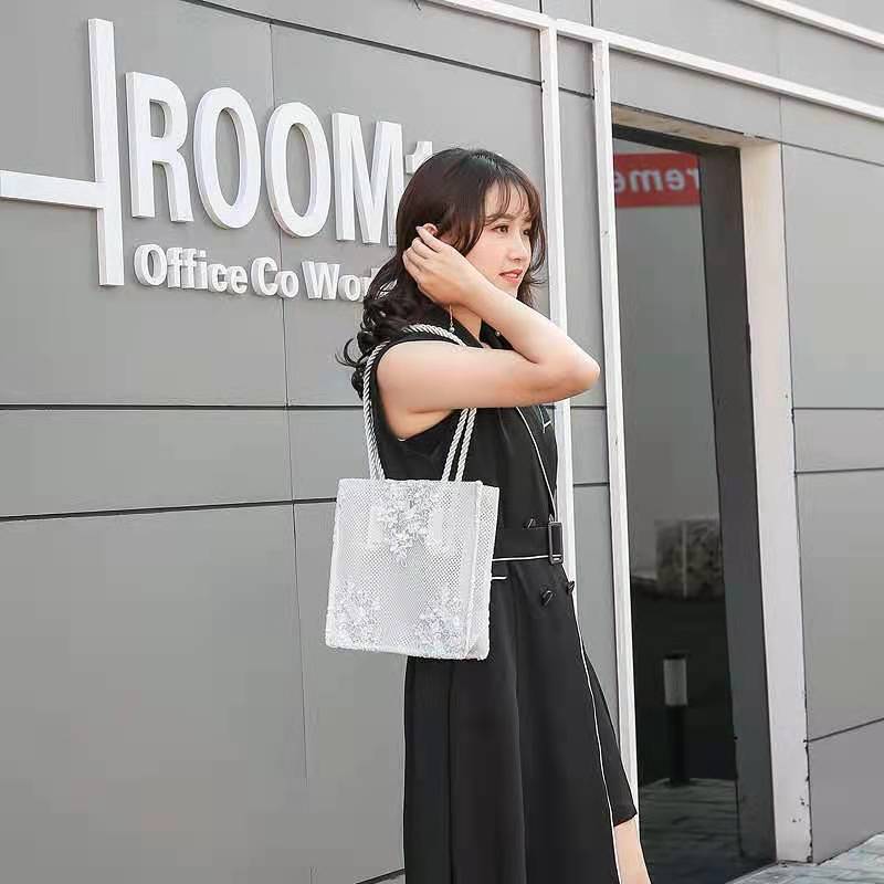화이트 트럼펫