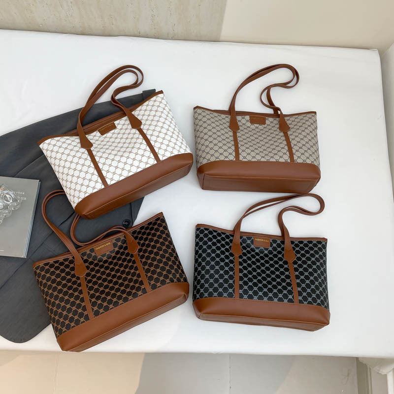 Luz y lujo ocio simple 2026 nuevo bolso de mujer retro moda de gran capacidad de viaje bolso de hombro bolso