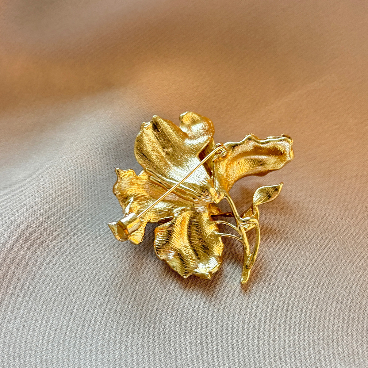 Chinese-Style Pearl Flower Tassel Brooch for Women, Exquisite Rhinestone Enamel Brooch, Retro Suit Qipao Pin, Trendy