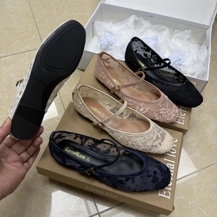 ��ʽ�W����ŮС���LŮЬ�ٽz�A�^�̽��\��Ů��Ь