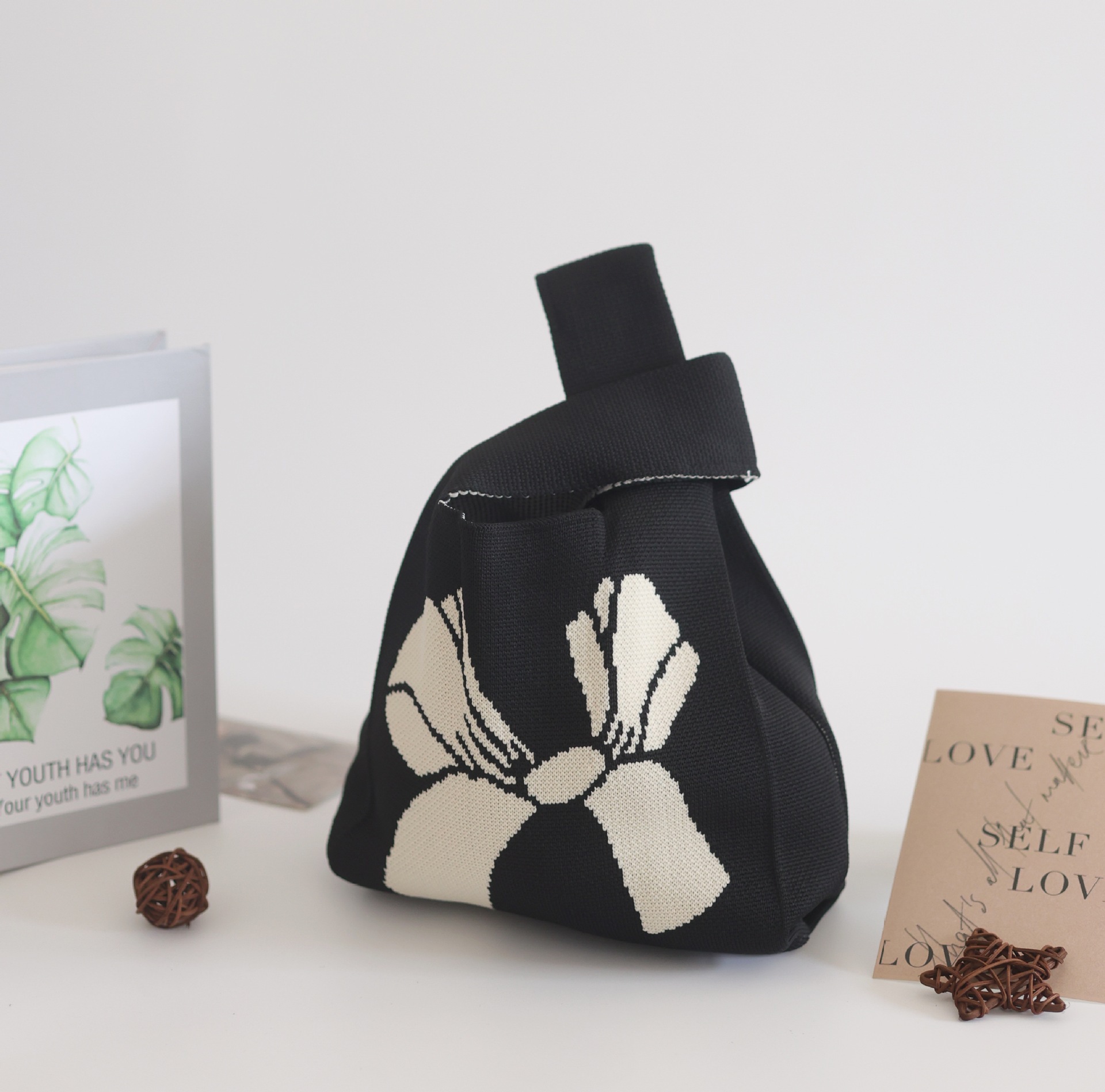 베이지 나비-블랙