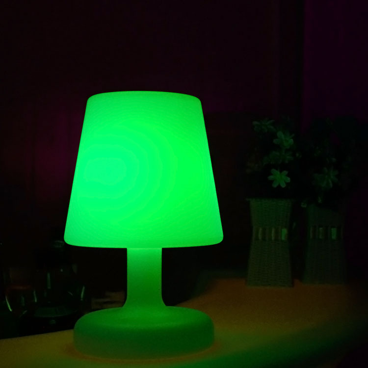 Transfronterizos LED lámpara de escritorio pequeña lámpara de atmósfera de color de moldeo de rotación lámpara de noche de carga USB lámpara de escritorio de atenuación colorida lámpara de protección de ojos