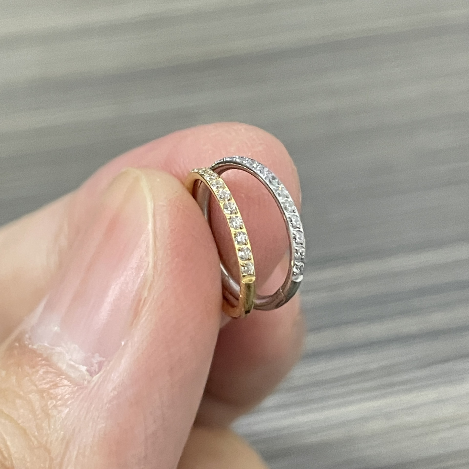 16G labret stud size and finish detail