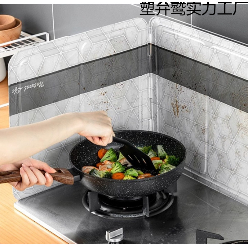 Japanese Kitchen Oil Splash Guard for Cooking, Anti-Oil Splash Insulation, Gas Stove Integrated Stove, High Temperature Resistant Aluminum Foil Insulation Guard