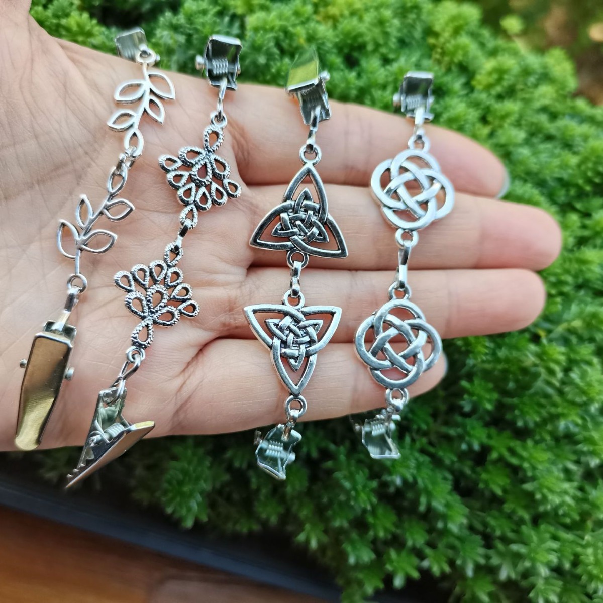 Venta caliente clip de cuello transfronterizo clip de suéter geométrico simple ropa rompevientos chal clip hebilla anti-exposición de las mujeres