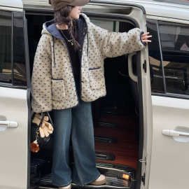 女童超好看夹棉外套秋冬款2025新款女大童韩版波点羊羔绒保暖衣潮