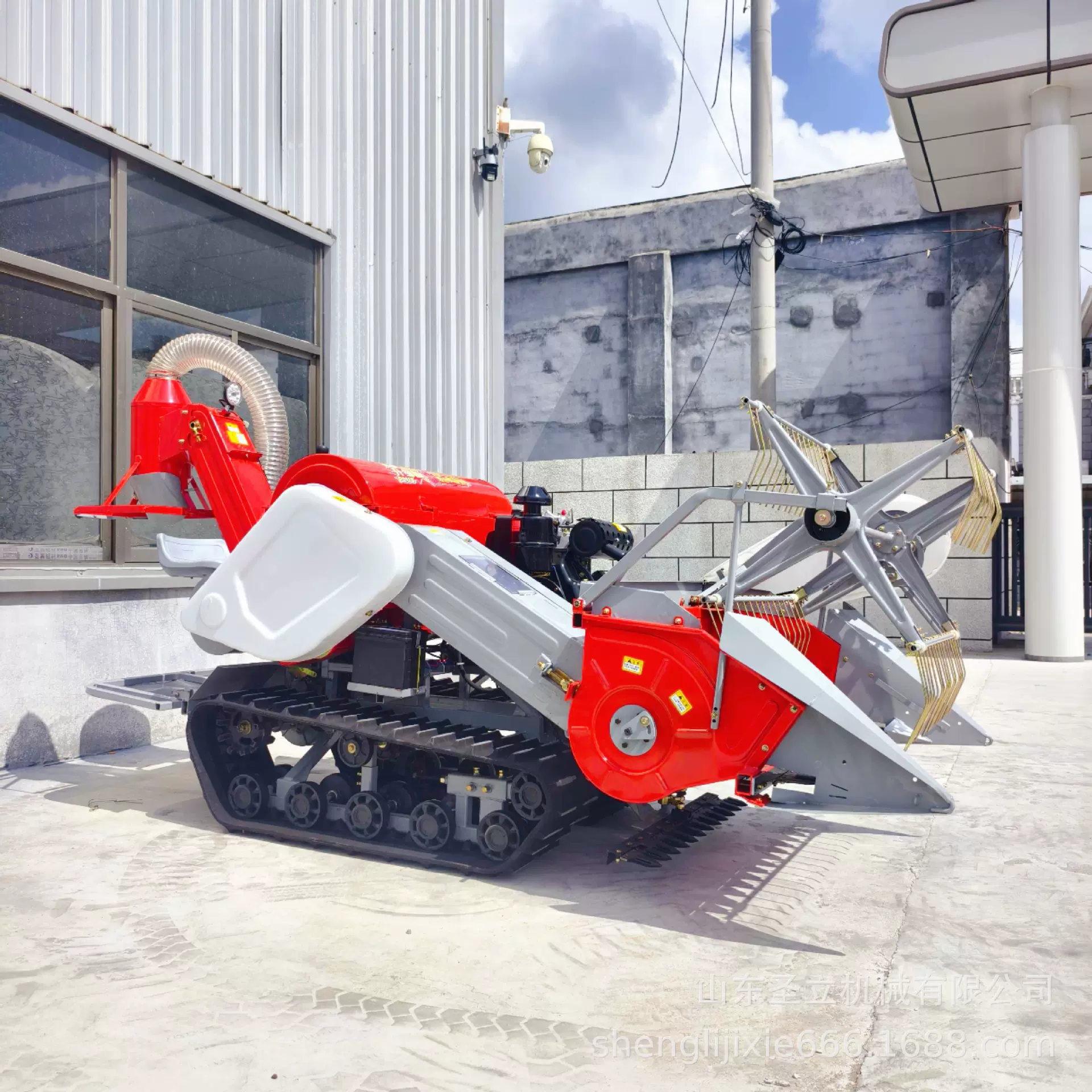 小型收割机1100型号山区丘陵水泥田乘坐式水稻小麦联合收割机农机