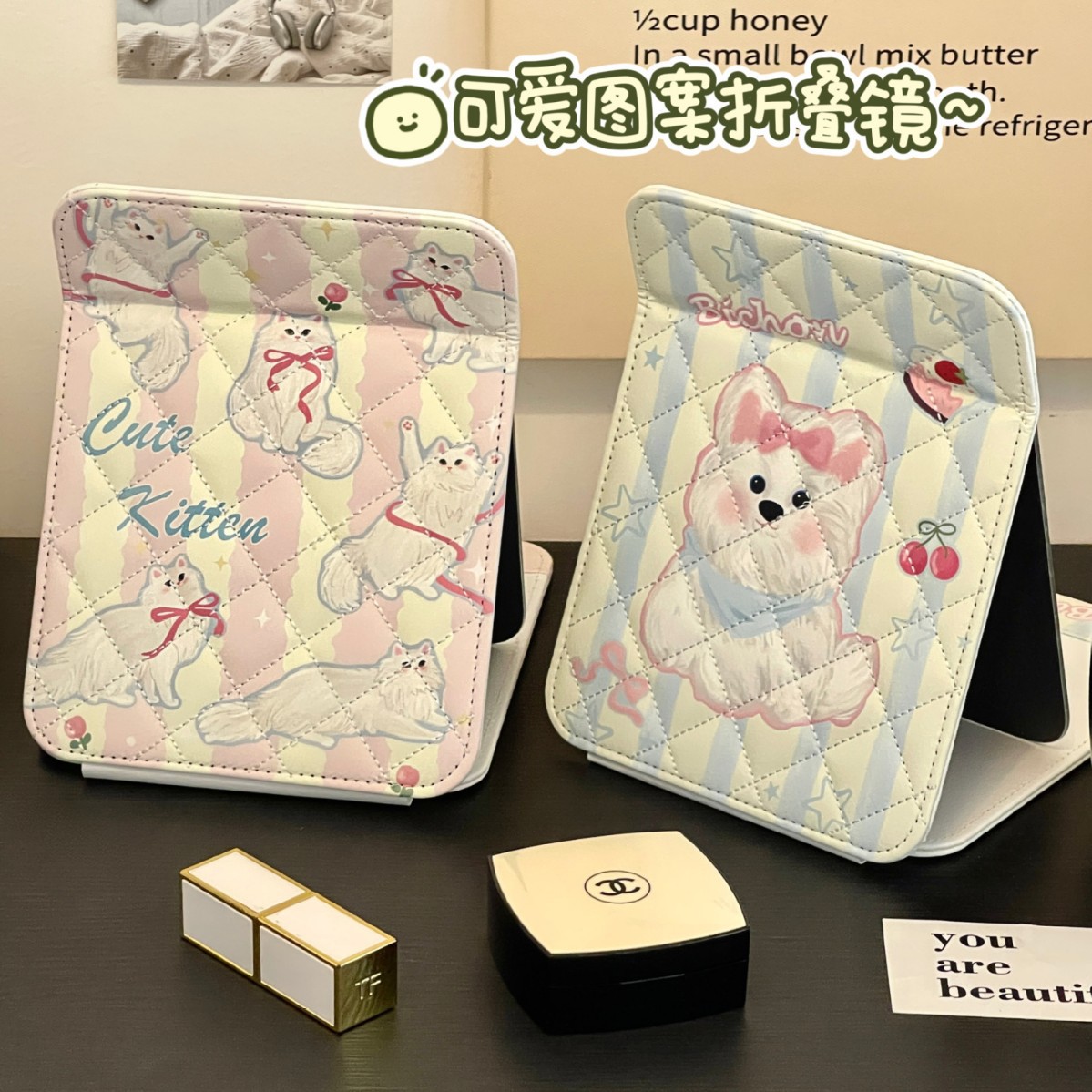 Espejo de maquillaje plegable de escritorio, tocador, tapa abatible, espejo pequeño de alta definición, espejo de maquillaje lindo portátil para mujer