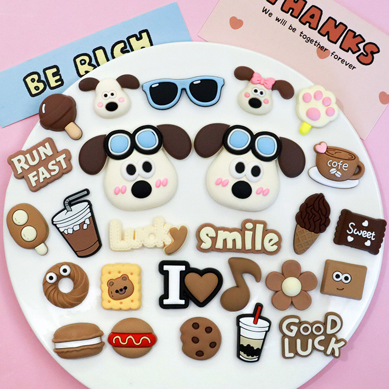비행 개 안전 헬멧 안경 강아지 PVC 부드러운 고무 액세서리 DIY 휴대 전화 케이스 구멍 신발 버클 장식 냉장고 패치