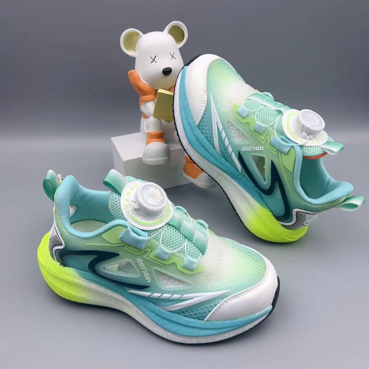 New Boys and Girls Popcorn Carbon Plate Sports Shoes 2025 Summer Medium and Large Children's Rotating Buckle Sports Running Shoe Frame