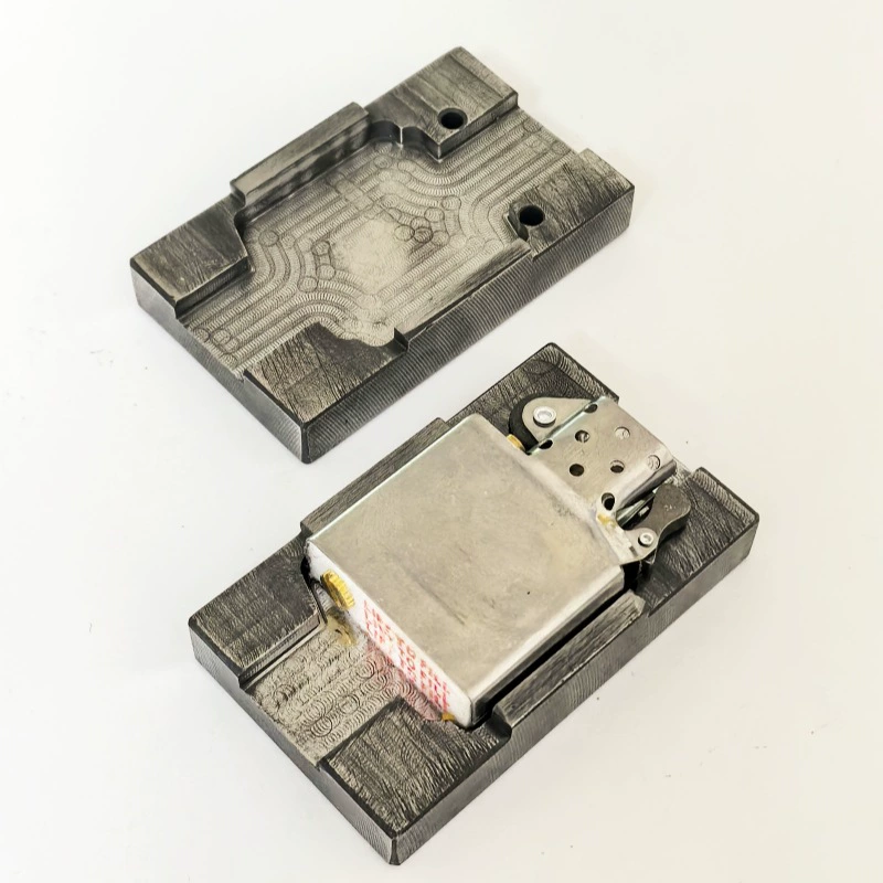 ЧПУ-обработка внутренних деталей зажигалок, ремонт основания, разборка и сборка внутренних деталей, основание, заклепки колеса пламени, пресс для обжима кромок.