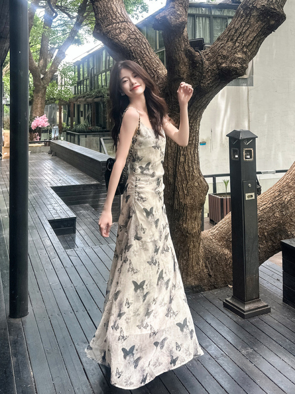 フレンチスタイルのピンチウエストプリーツユニークなドレス女性の夏の新しいスリムフィットユニークな蝶の花の美しいサスペンダースカート|undefined