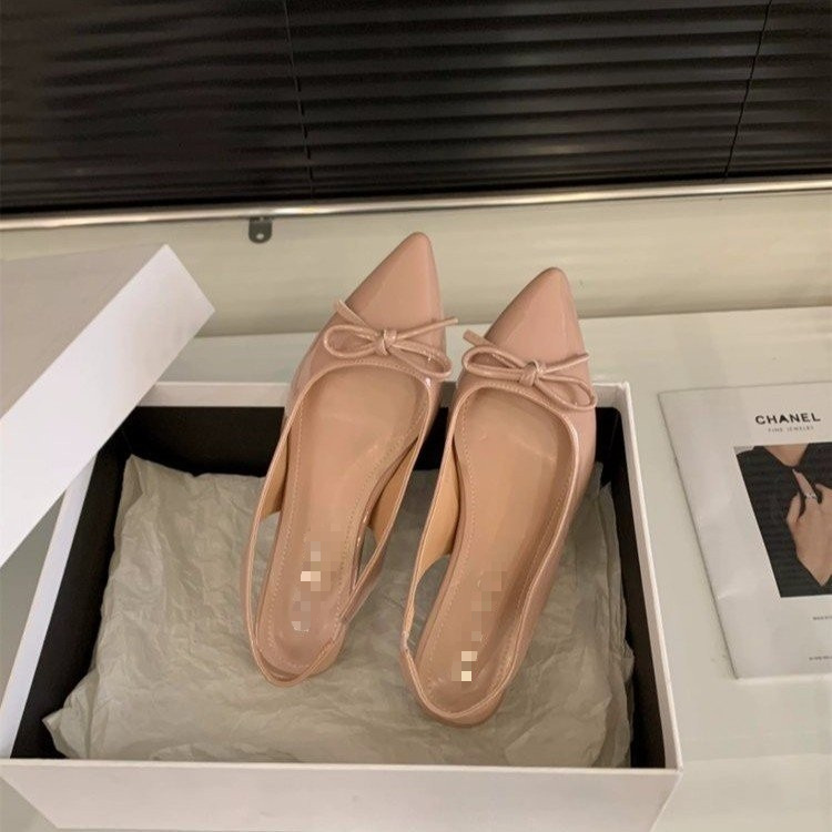 Explosión de tacones agudos arco sandalias de cabeza para mujeres 2026 leer el nuevo estilo de verano francés casual zapatos simples cómodos transpirables